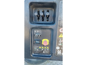 Camión con plataforma elevadora Nissan NT400 CABSTAR podnośnik koszowy ISOLI PT200: foto 3