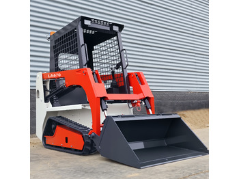 Minicargadora nuevo LEZUM LA670 Mini Small Skid Steer Loader Compact Track Diesel Mini Skid Steer Loader For Sale With Small Mini Skid Steer Attachments 4 In 1 Bucket: foto 2 Minicargadora nuevo LEZUM LA670 Mini Small Skid Steer Loader Compact Track Diesel Mini Skid Steer Loader For Sale With Small Mini Skid Steer Attachments 4 In 1 Bucket: foto 2