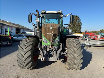 Tractor FENDT 826 VARIO: foto 2