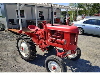 Tractor MASSEY FERGUSON