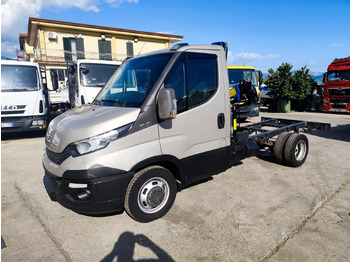 Camión grúa IVECO Daily