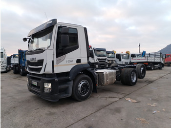 Camión chasis IVECO Stralis