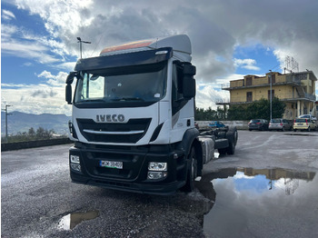 Camión chasis IVECO Stralis