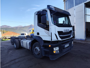 Camión chasis IVECO Stralis