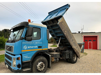 Camión volquete VOLVO FM