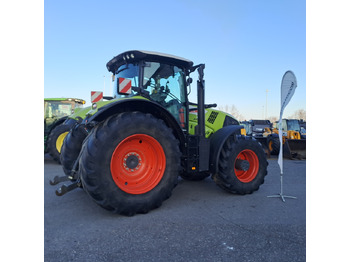 Tractor CLAAS Axion