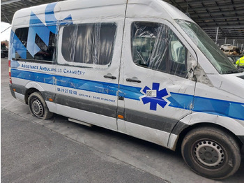 Ambulancia MERCEDES SPRINTER II 313 2.2 CDI 130: foto 3