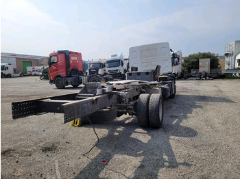 Camión chasis RENAULT D12: foto 4