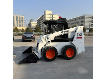 Minicargadora BOBCAT S160