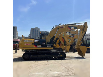 Excavadora de cadenas CATERPILLAR 323DL
