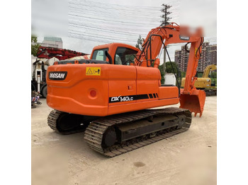 Excavadora de cadenas DOOSAN DX140