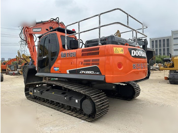 Excavadora de cadenas DOOSAN DX260 LC: foto 2