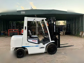 Carretilla elevadora TCM 830: foto 4