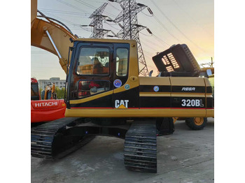 Excavadora CATERPILLAR