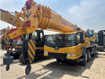 Autogrúa XCMG QY75KC
