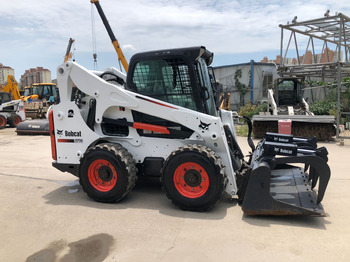 Minicargadora BOBCAT Skid Steer Loader S770 Click for Discount: foto 4