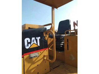 Bulldozer CAT D3C: foto 4 Bulldozer CAT D3C: foto 4