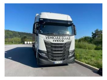 Cabeza tractora IVECO S-WAY