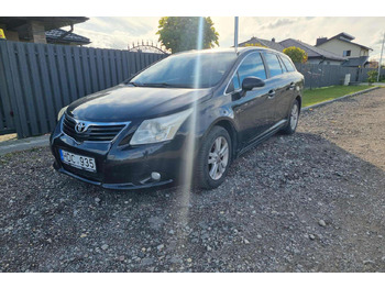 Coche familiar TOYOTA