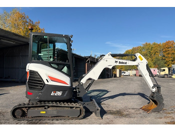 Miniexcavadora BOBCAT E26