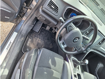 Sedan Renault Megane Blue dCi 95, zamjena: foto 3 Sedan Renault Megane Blue dCi 95, zamjena: foto 3