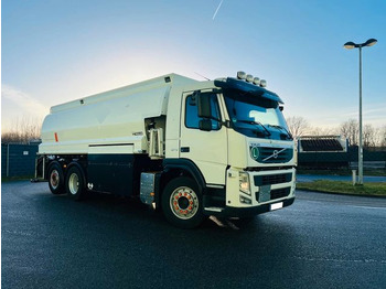 Camión cisterna VOLVO