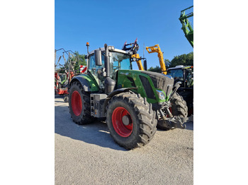 Tractor FENDT 826 Vario