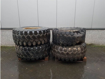 Neumáticos y llantas TEREX