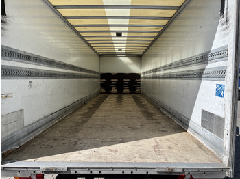 Camión caja cerrada Iveco 120E25 Eurocargo 4x2  Koffer | Ladebordwand: foto 3