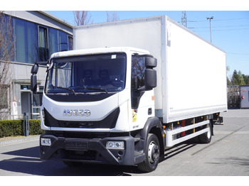 Camión caja cerrada IVECO