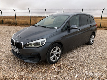 Coche 2020 BMW 216 Automobile: foto 2