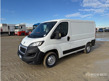 Camión caja cerrada PEUGEOT