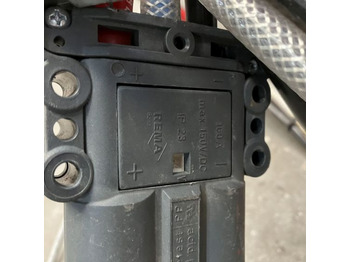 Sistema eléctrico para Equipo de manutención Hawker 24V/80A: foto 4