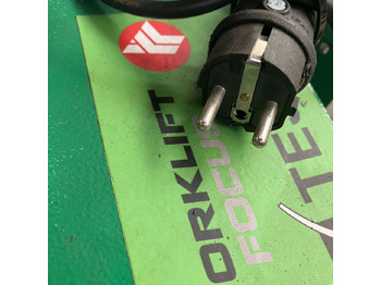 Piezas de recambio para Equipo de manutención Hoppecke E230 G24/65 B-F15FS Trak power Optimal Charge (2): foto 4 Piezas de recambio para Equipo de manutención Hoppecke E230 G24/65 B-F15FS Trak power Optimal Charge (2): foto 4