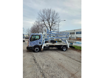 Camión con plataforma elevadora