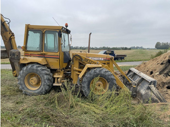 Retroexcavadora HYDREMA