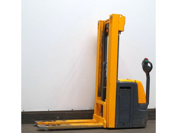 Apilador JUNGHEINRICH EJC