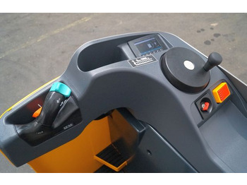 Transpaleta Jungheinrich ESE120: foto 5