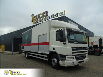 Camión caja cerrada DAF CF 65 220