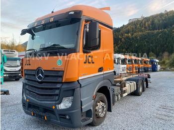 Camión portacontenedore/ Intercambiable MERCEDES-BENZ