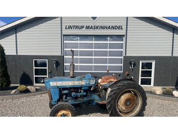 Tractor FORD