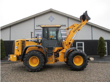 Cargadora de ruedas Hyundai 757-9A med 620/75R26 traktor hjul montering på: foto 2