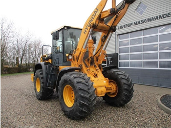 Cargadora de ruedas Hyundai 757-9A med 620/75R26 traktor hjul montering på: foto 3