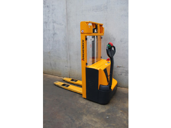 Apilador JUNGHEINRICH EJC