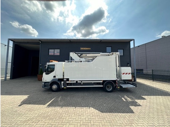 Camión con plataforma elevadora