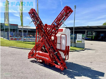 Pulverizador arrastrado AGROMEHANIKA