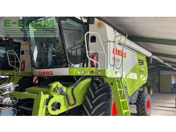 Cosechadora de granos CLAAS Tucano 560