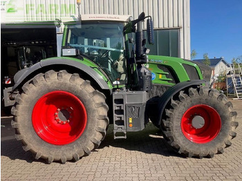 Tractor FENDT 826 Vario