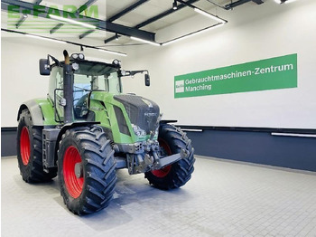 Tractor FENDT 828 Vario