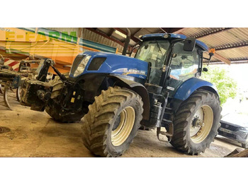 Tractor NEW HOLLAND T7.220